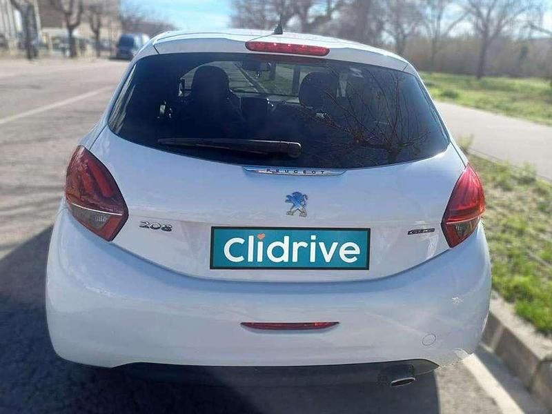Usado Peugeot 208 GT-line 110 CV (80 kW) 2017 Blanco Utilitario
