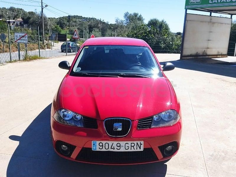 Usado Seat Ibiza Ecomotive 80 HP (58 kW) 2009 Vermelho Sedan