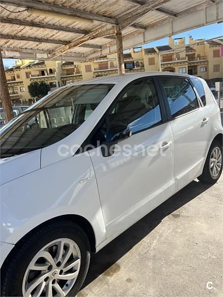 Blanco Usado 2014 Renault Grand Scénic III LIMITED Monovolumen | 8000 € (Buen precio) - Imagen 1/2