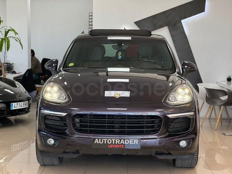 Usado Porsche Cayenne Platinum Edition 262 CV (192 kW) 2017 Violeta / lila SUV