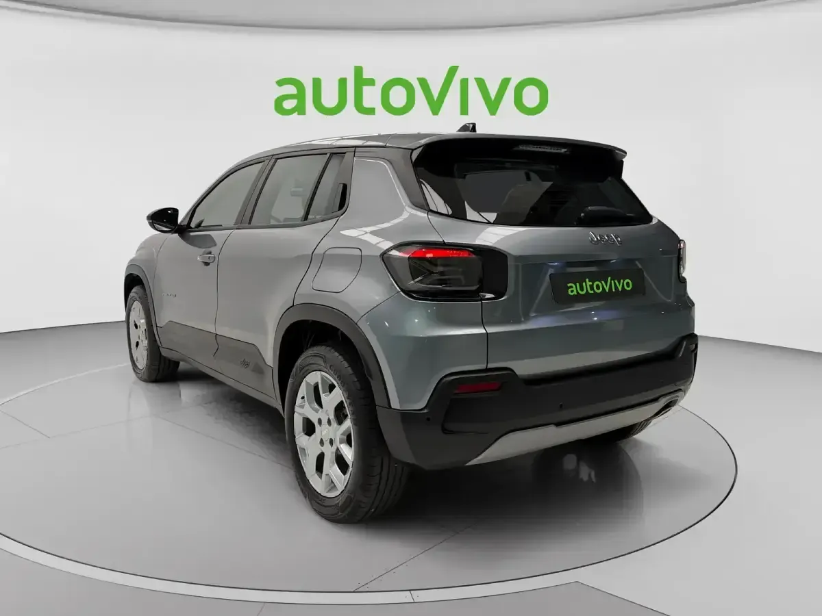 Usado Jeep Avenger Altitude 100 CV (73 kW) 2024 Gris / plata SUV