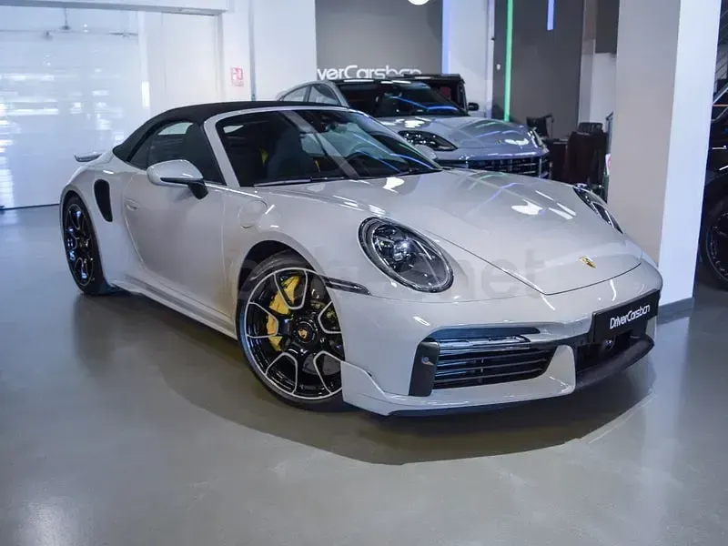 Usado Porsche 911 Turbo S Cabriolet 650 CV (478 kW) 2024 Gris / plata Descapotable