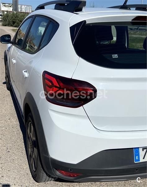 Usado Dacia Sandero Essentiel 101 CV (74 kW) 2024 Blanco Berlina