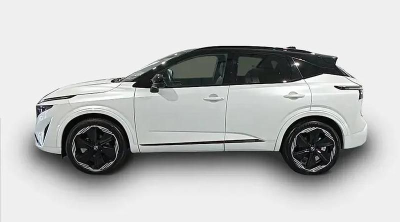 Usado Nissan Qashqai 140 CV (102 kW) 2025 Lunar white con techo midnight SUV