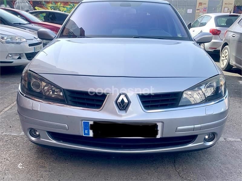 Usado Renault Laguna III Dynamique 150 CV (110 kW) 2007 Gris / plata Berlina