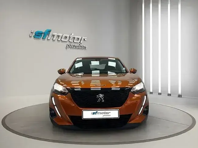 Usado Peugeot 2008 Active 110 CV (80 kW) 2021 Naranja SUV