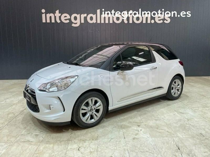 Blanco Usado 2016 DS Automobiles DS3 Berlina | 9990 € (Caro) - Imagen 1/4