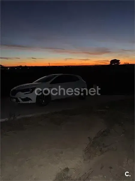 Usado Renault Mégane IV LIMITED 115 CV (84 kW) 2018 Blanco Berlina