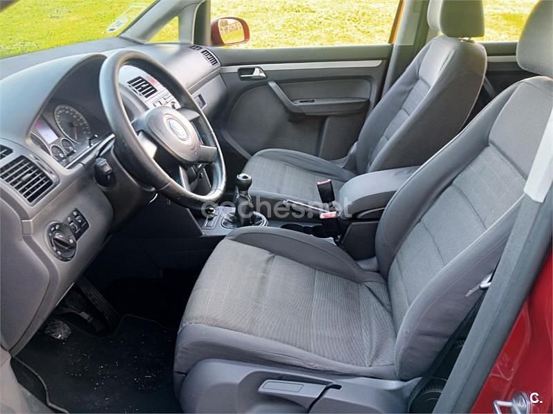 Usado VW Touran Highline 140 CV (102 kW) 2006 Rojo Monovolumen