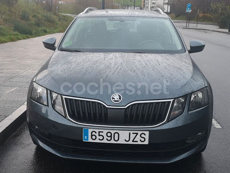 Usado Skoda Octavia Ambition 116 CV (85 kW) 2017 Gris / plata Familiar