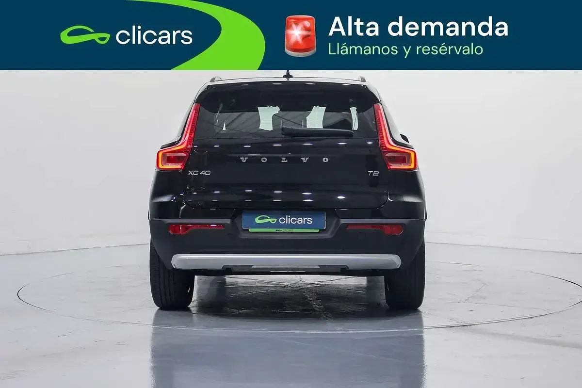 Usado Volvo XC40 Core 129 HP (94 kW) 2023 Preto SUV