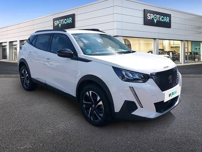 Usado Peugeot 2008 Allure 100 CV (73 kW) 2022 Blanco SUV