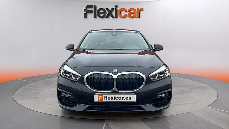 Begagnad BMW 120 178 HK (130 kW) 2024 Svart Halvkombi