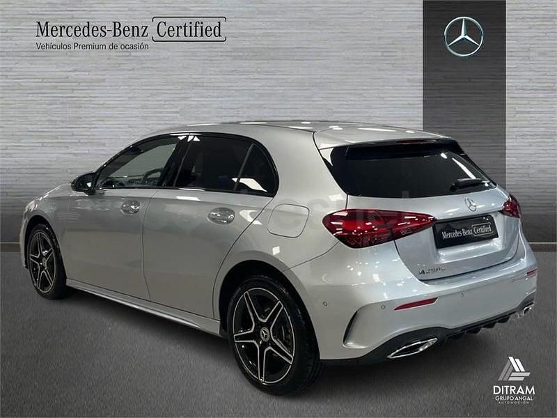 Usado Mercedes A250 AMG line 218 CV (160 kW) 2024 Plateado Berlina