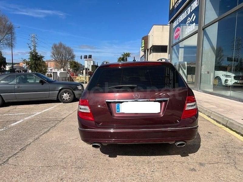 Usado Mercedes C230 Classic 204 CV (150 kW) 2008 Granate Familiar