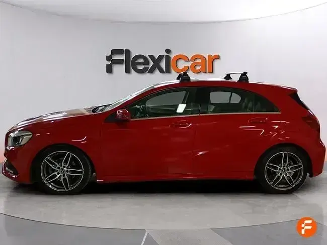 Usado Mercedes A180 122 CV (89 kW) 2018 Rojo Berlina