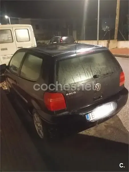 Usado VW Polo Trendline 75 CV (55 kW) 2000 Negro Berlina