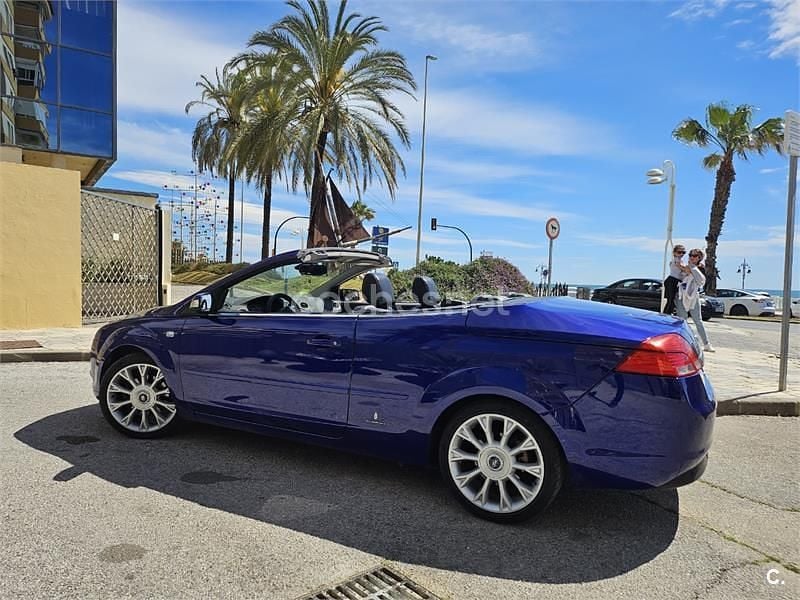 Usado Ford Focus Cabriolet Titanium 145 CV (106 kW) 2007 Azul Descapotable