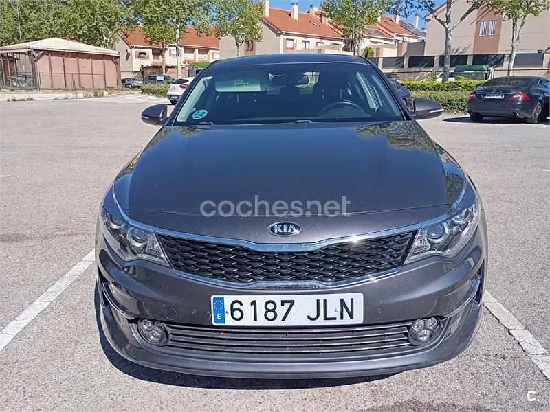 Usado Kia Optima 141 CV (103 kW) 2016 Gris / plata Berlina