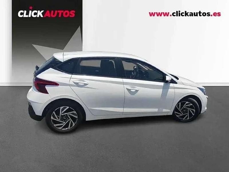 Usado Hyundai i20 79 CV (58 kW) 2025 Blanco Utilitario