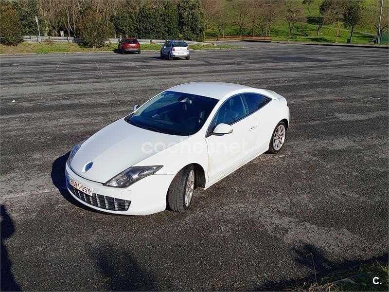 Blanco Usado 2010 Renault Laguna Coupé Initiale Coupe | 6999 € - Imagen 1/4