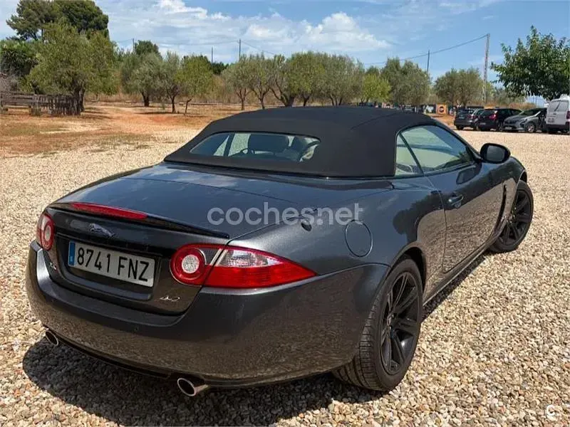 Usado Jaguar XK8 298 CV (219 kW) 2007 Gris / plata Descapotable