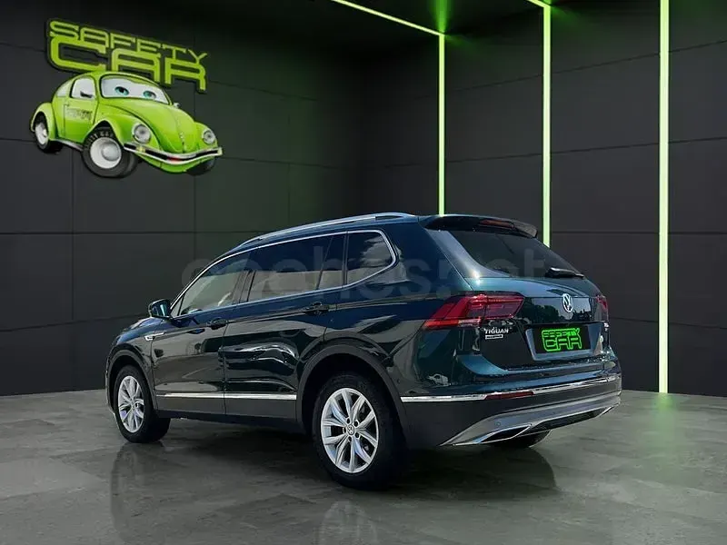 Usado VW Tiguan Allspace Sportline 190 CV (139 kW) 2018 Gris / plata SUV