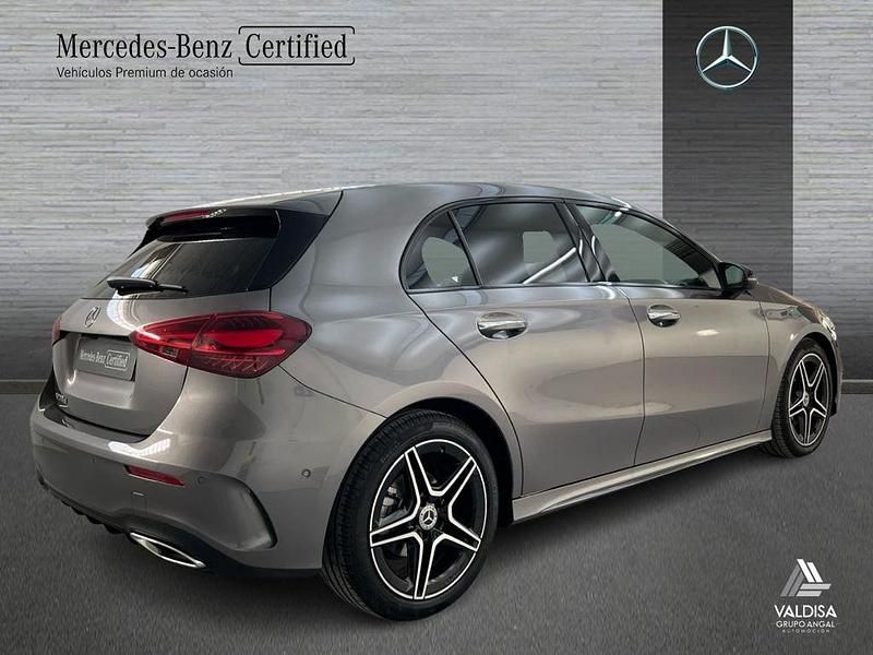 Usado Mercedes A200 AMG line 150 CV (110 kW) 2025 Gris montaña Berlina