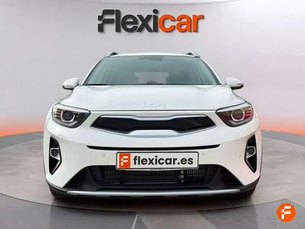 Usado Kia Stonic 101 CV (74 kW) 2024 Blanco SUV