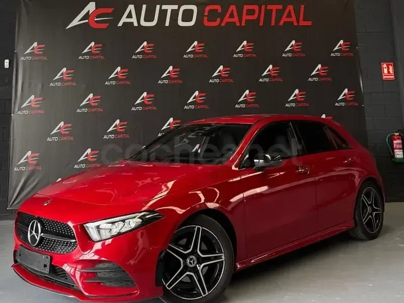 Usado Mercedes A180 122 CV (89 kW) 2018 Rojo Berlina