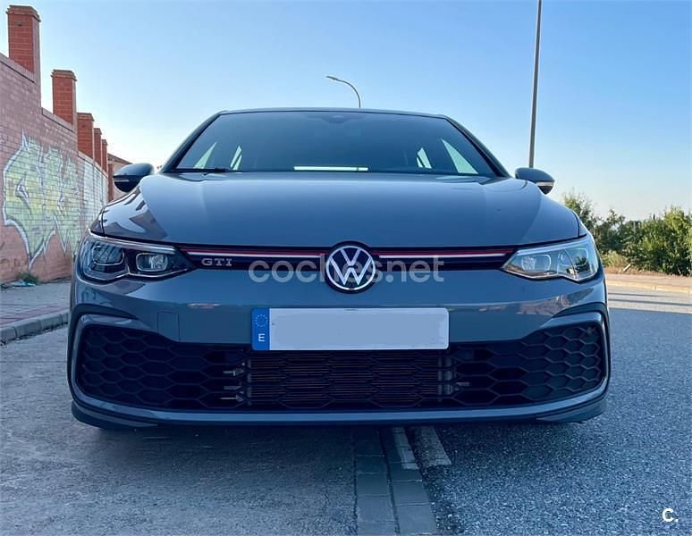 Gris / plata Usado 2021 VW Golf VIII GTI Berlina | 28.400 € (Buen precio) - Imagen 1/4