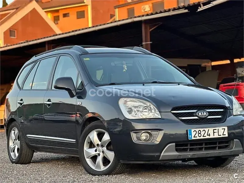 Usado Kia Carens 145 CV (106 kW) 2007 Negro Monovolumen