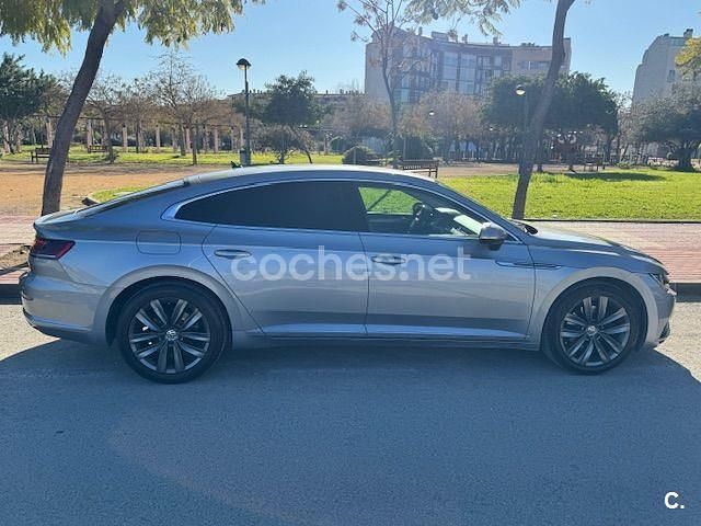Usado VW Arteon 150 CV (110 kW) 2018 Gris / plata Utilitario