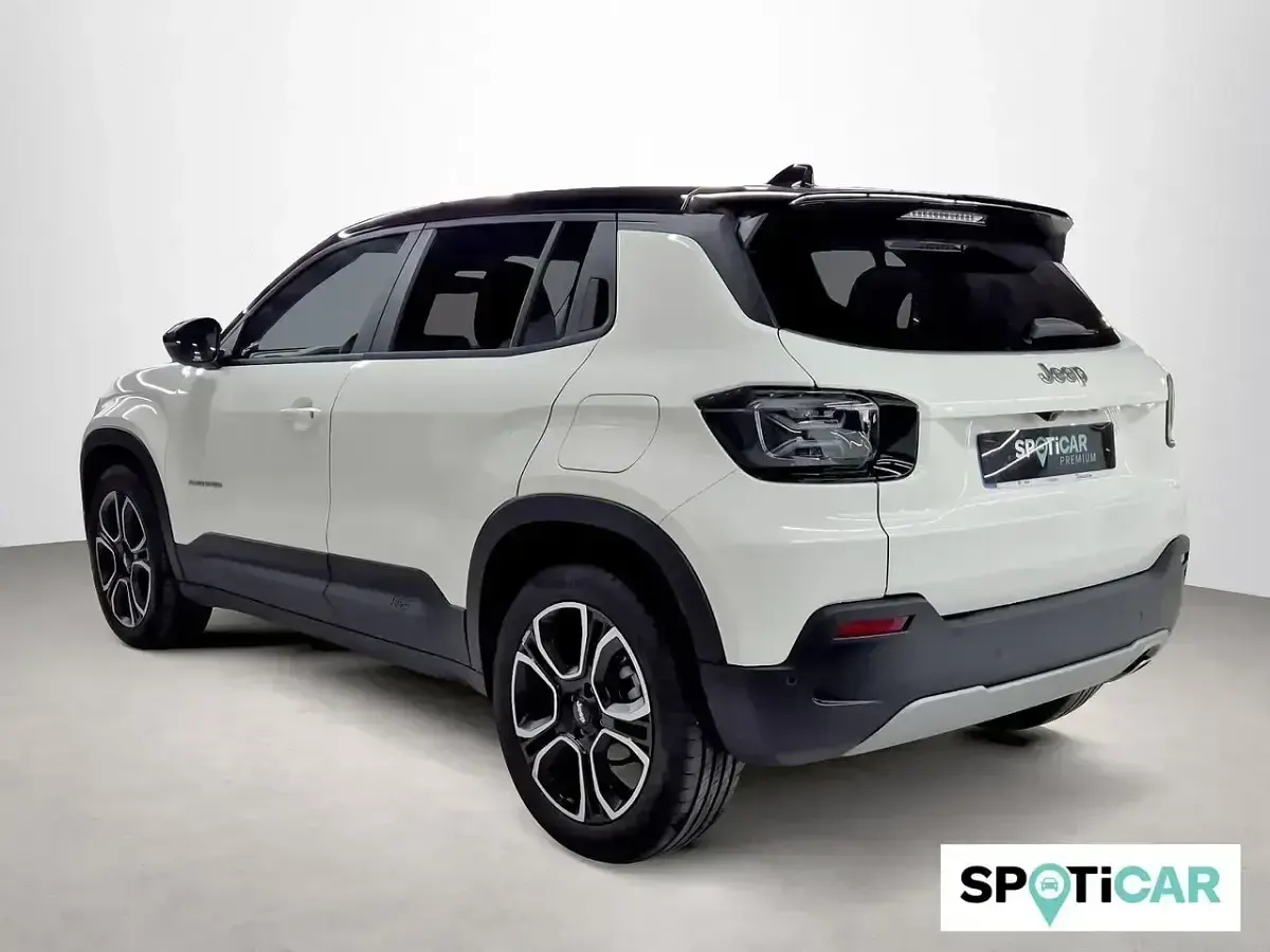 Usado Jeep Avenger Summit 101 HP (74 kW) 2025 Branco SUV