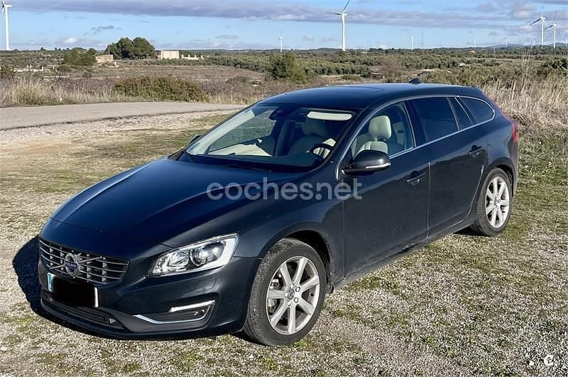 Begagnad Volvo V60 Summum 150 HK (110 kW) 2017 Grå Kombi