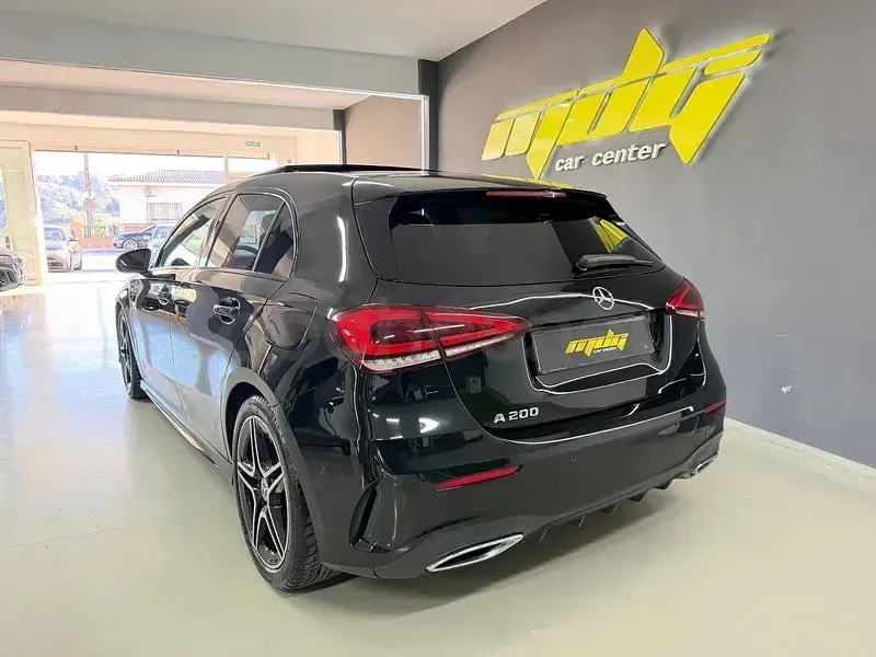 Usado Mercedes A200 156 CV (114 kW) 2018 Negro Berlina