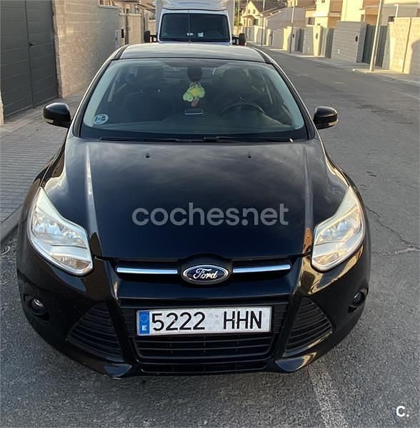 Negro Usado 2011 Ford Focus Titanium Berlina | 5490 € (Buen precio) - Imagen 1/4