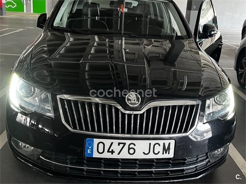 Negro Usado 2015 Skoda Superb Elegance Familiar | 6900 € (Precio justo) - Imagen 1/4