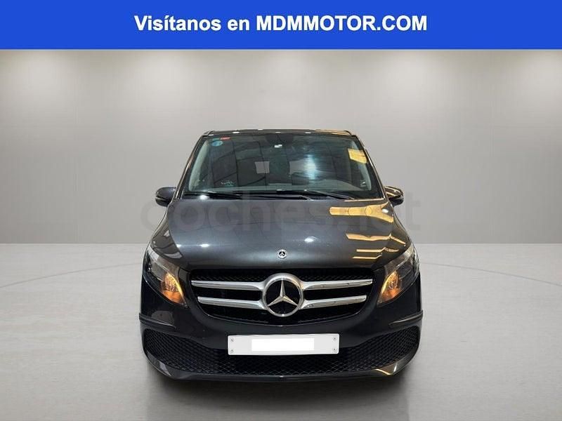 Usado Mercedes V220 Avantgarde 163 CV (119 kW) 2022 Gris / plata Monovolumen