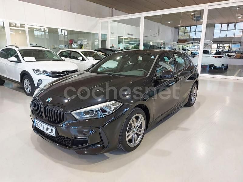Usado BMW 118 Comfort Edition 150 CV (110 kW) 2022 Negro Utilitario