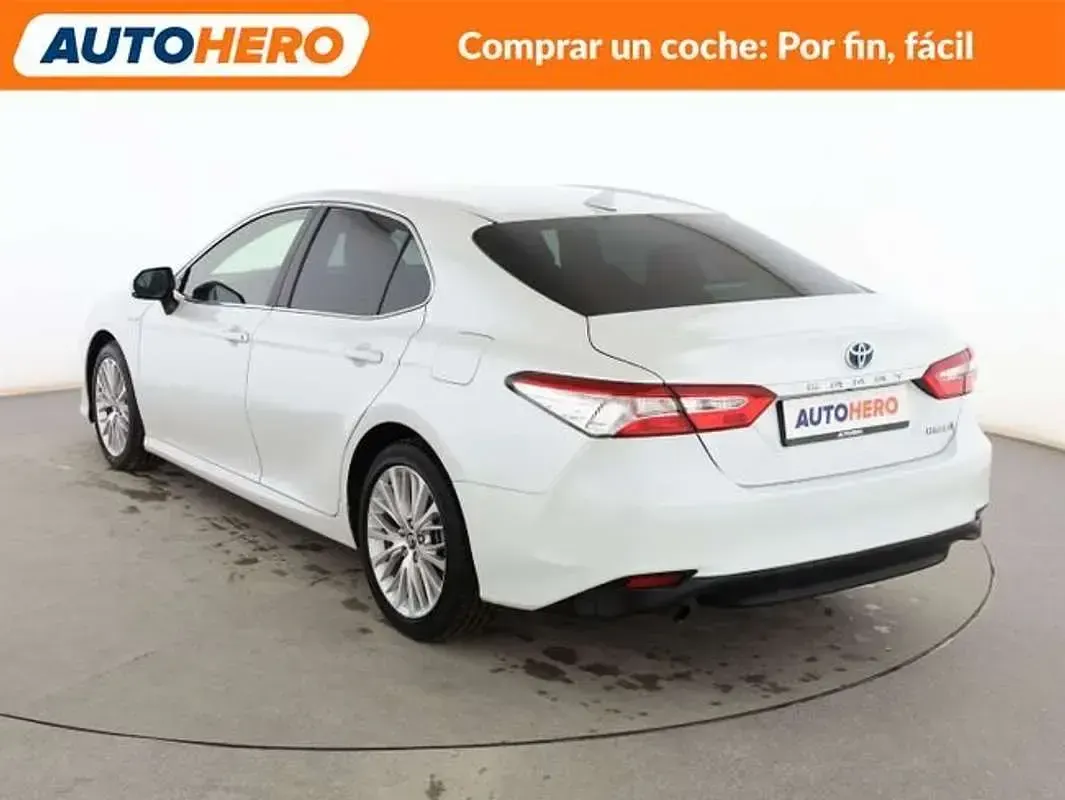 Usado Toyota Camry Advance 218 CV (160 kW) 2020 Blanco Berlina