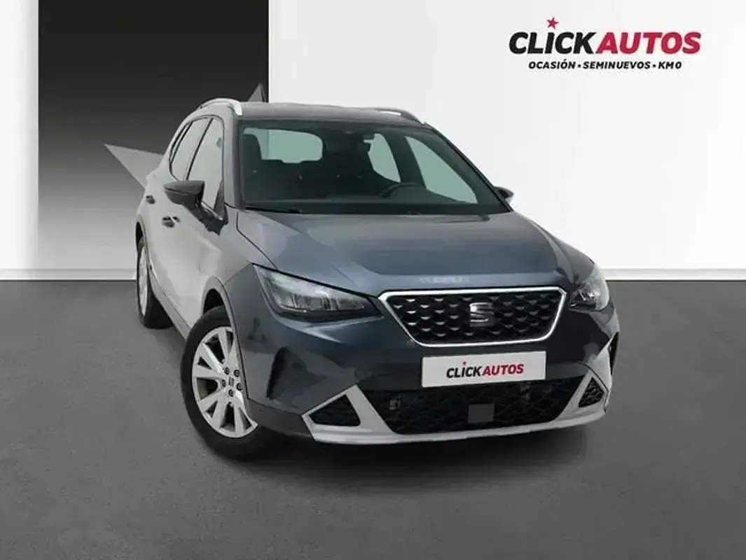 Usado Seat Arona 116 CV (85 kW) 2025 Gris SUV