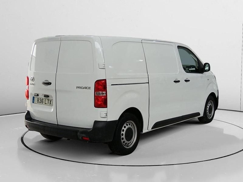 Käytetty Toyota Proace 100 kW (136 HP) 2021 Tila-auto