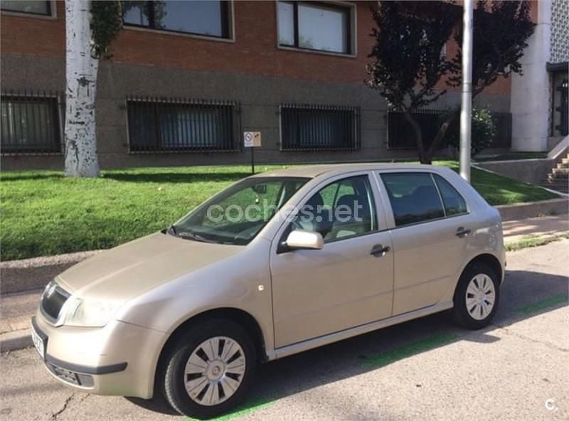 Usado Skoda Fabia Comfort 64 CV (47 kW) 2004 Beige Familiar
