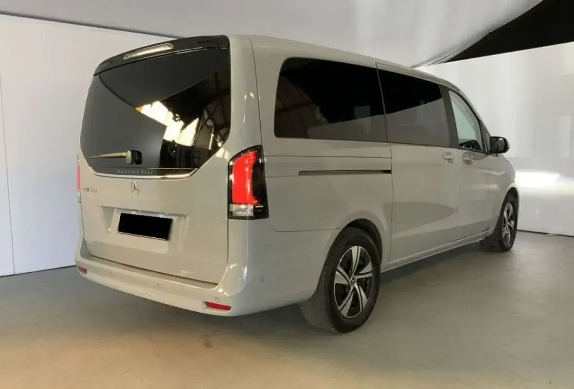 Usado Mercedes EQV300 150 kW (204 CV) 2024 Gris Van