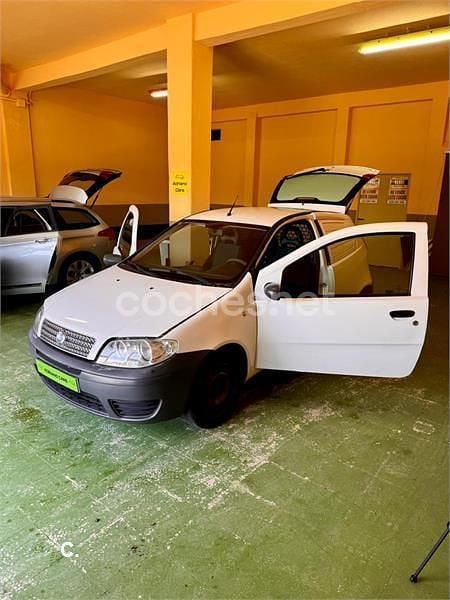 Usado Fiat Punto Dynamic 70 CV (51 kW) 2007 Blanco Utilitario