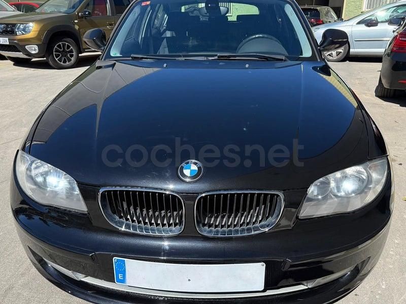 Usado BMW 118 Advantage 143 CV (105 kW) 2010 Negro Utilitario