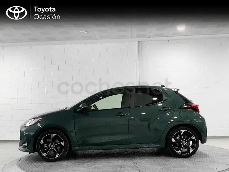 Usado Toyota Yaris Hybrid Style 116 CV (85 kW) 2025 Verde Berlina