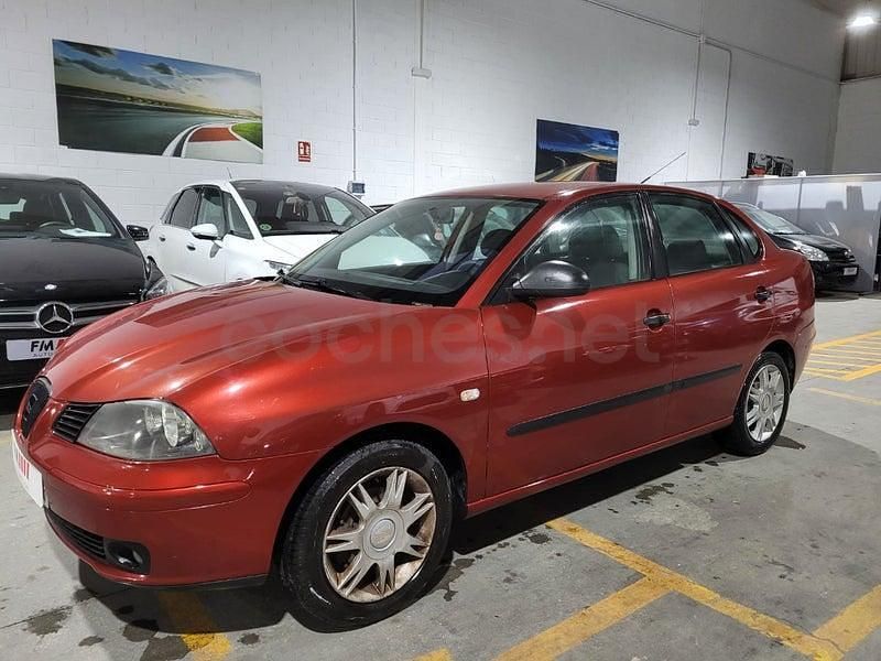 Usado Seat Cordoba Stylance 85 CV (62 kW) 2007 Granate Berlina
