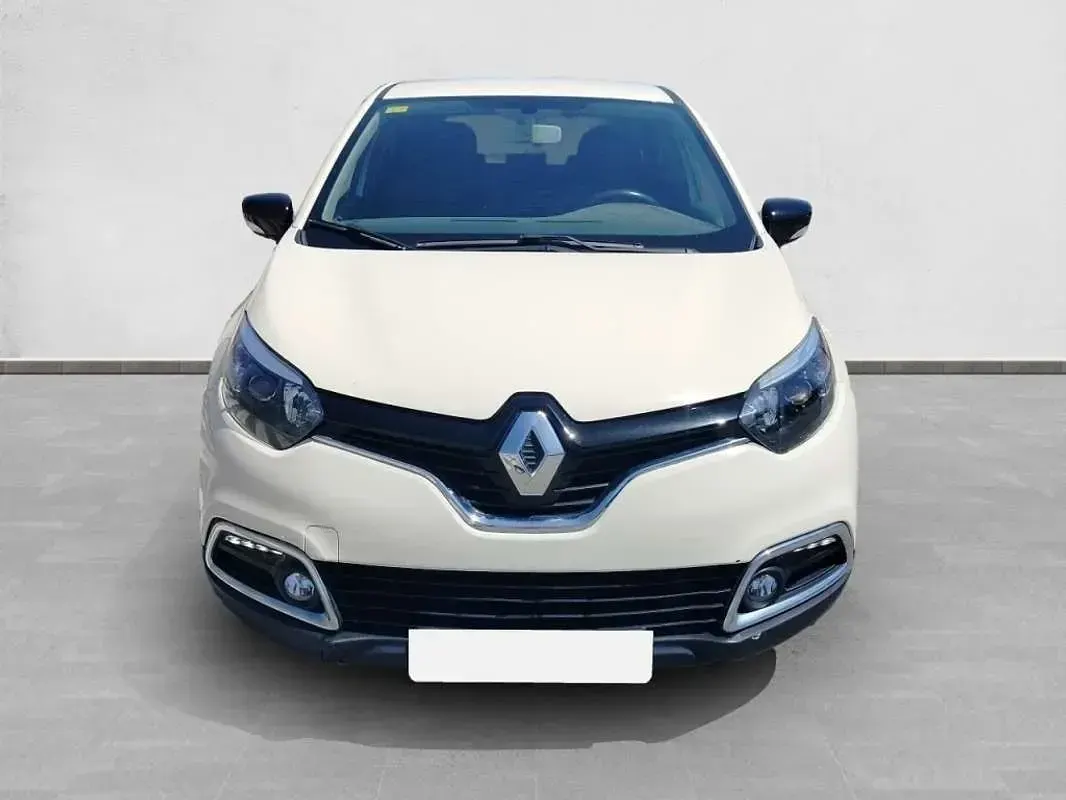 Usado Renault Captur Zen 90 CV (66 kW) 2016 Beige SUV